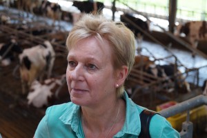 Maria Klein-Schmeink hört aufmerksam den Nöten von Landwirt Große-Kintrup zu