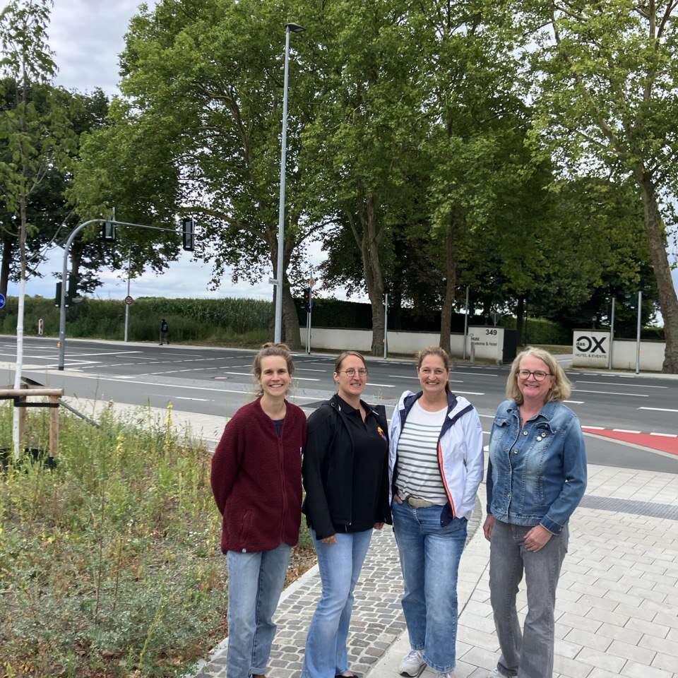 Die vier Kandidatinnen vor der Roxeler Straße