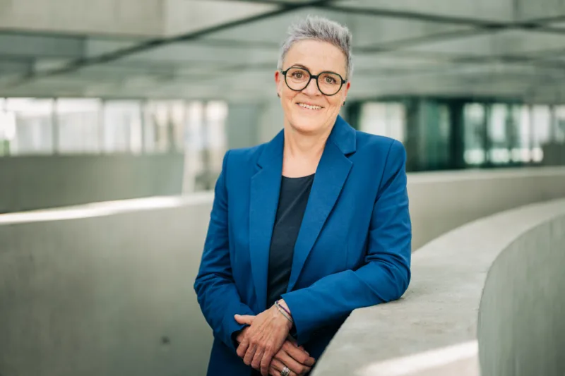 Sylvia Rietenberg lächelt in die Kamera